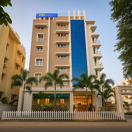 Fabhotel The Botanica - Nr Hyderabad Central University, Kondapur Kondapur  ภายนอก รูปภาพ